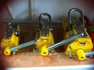 �������P